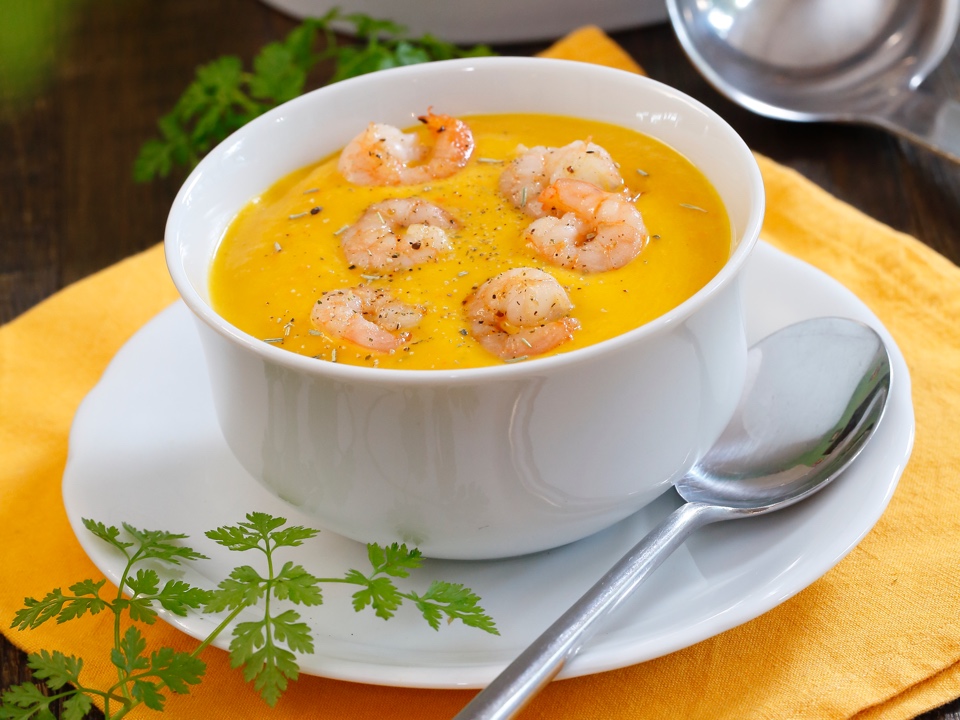 Kaki-Kürbis-Suppe mit Garnelen – Hier leben