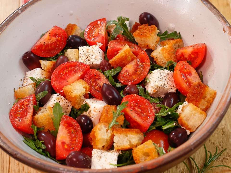 Tomatensalat mit Oliven und Feta – Hier leben