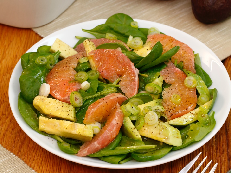 Avocado-Grapefruit-Salat mit Babyspinat – Hier leben