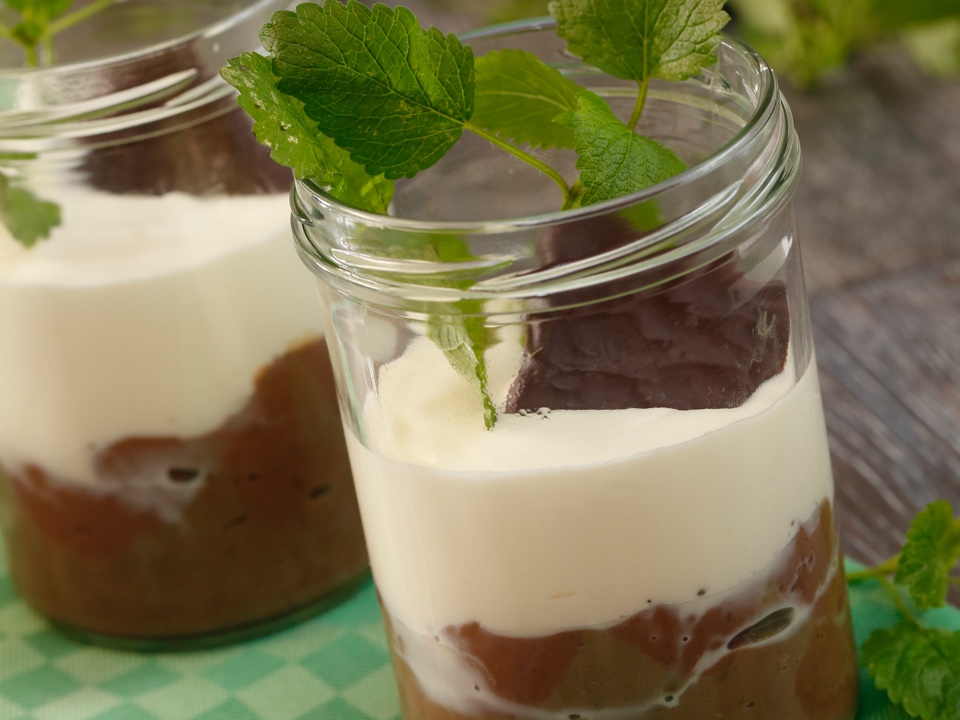 Schoko-Minz-Pudding mit Schlagsahne – Hier leben