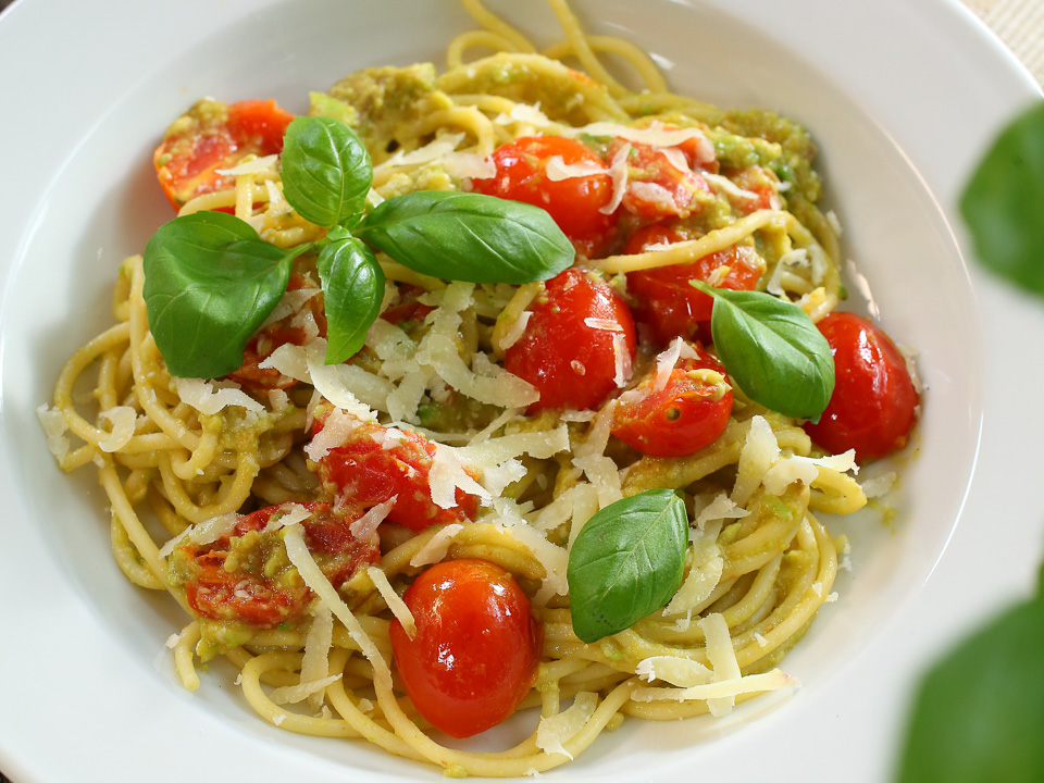 Spaghetti mit Avocadocreme – Hier leben