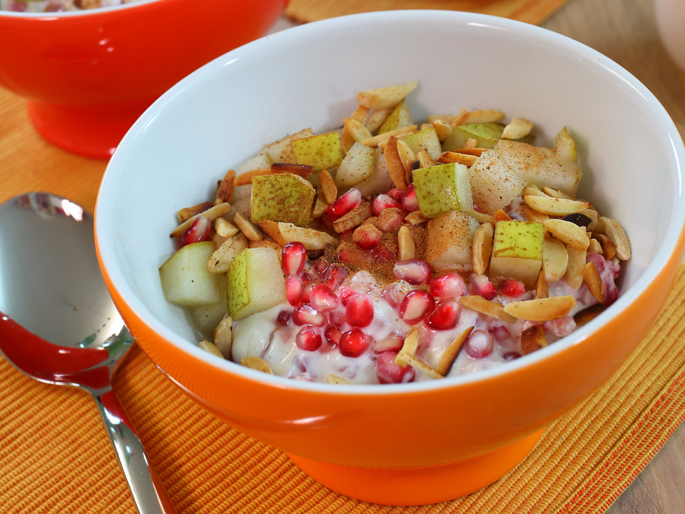 Birnen-Granatapfel-Müsli mit Joghurt – Hier leben
